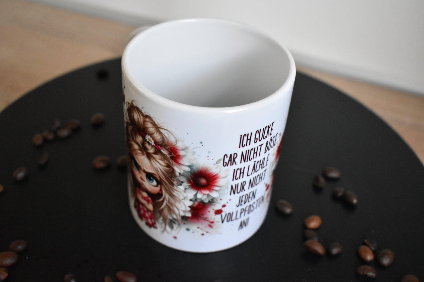 Tasse mit frechem Spruch – Ich guck nicht böse . Ich lächle nur nicht jeden Vollpfosten an!