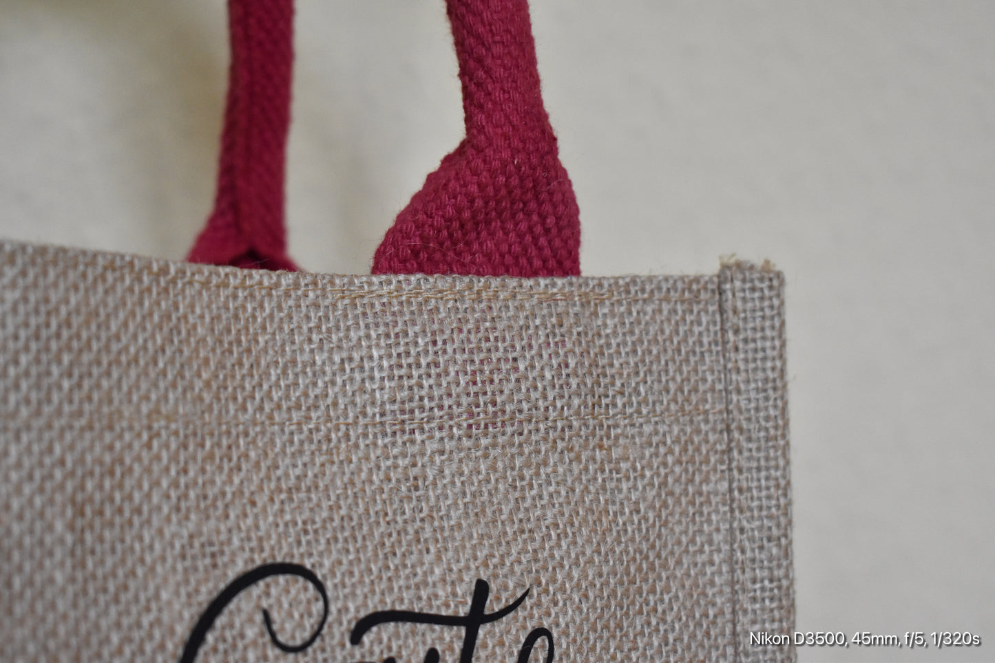 Geschenktasche mit der Aufschrift „Alles Gute zum Geburtstag“